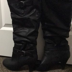 ❣️REDUCED ❣️Black Leather Boots Size 11